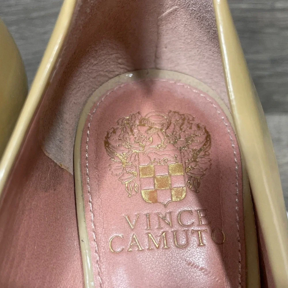 Vince Camuto Heels Womens 8.5 B Beige Nude Kitten‎ Patent Leather Peep Toe Pumps